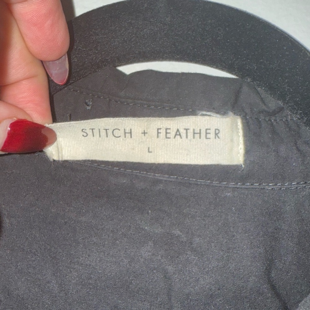 STITCH & FEATHER Cropped Button-up - Picture 2 of 2